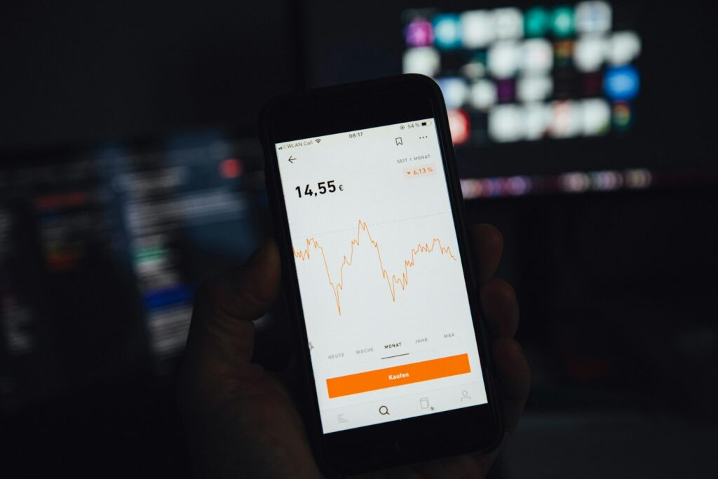 Buyer searching property on Google, the basis of Google Ads cost for real estate